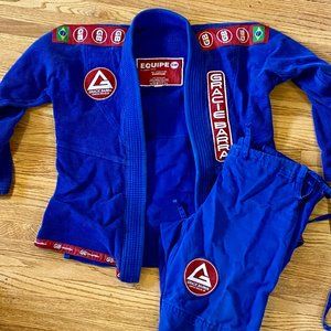 Gracie Barra Gi top (size M4) and pants (size M3) youth size